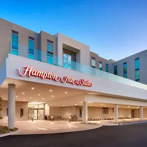Hampton & Convention Center Hotel Anaheim